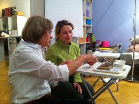 Ela Eckert in ihrem 0-3 Kurs im montessori labor berlin